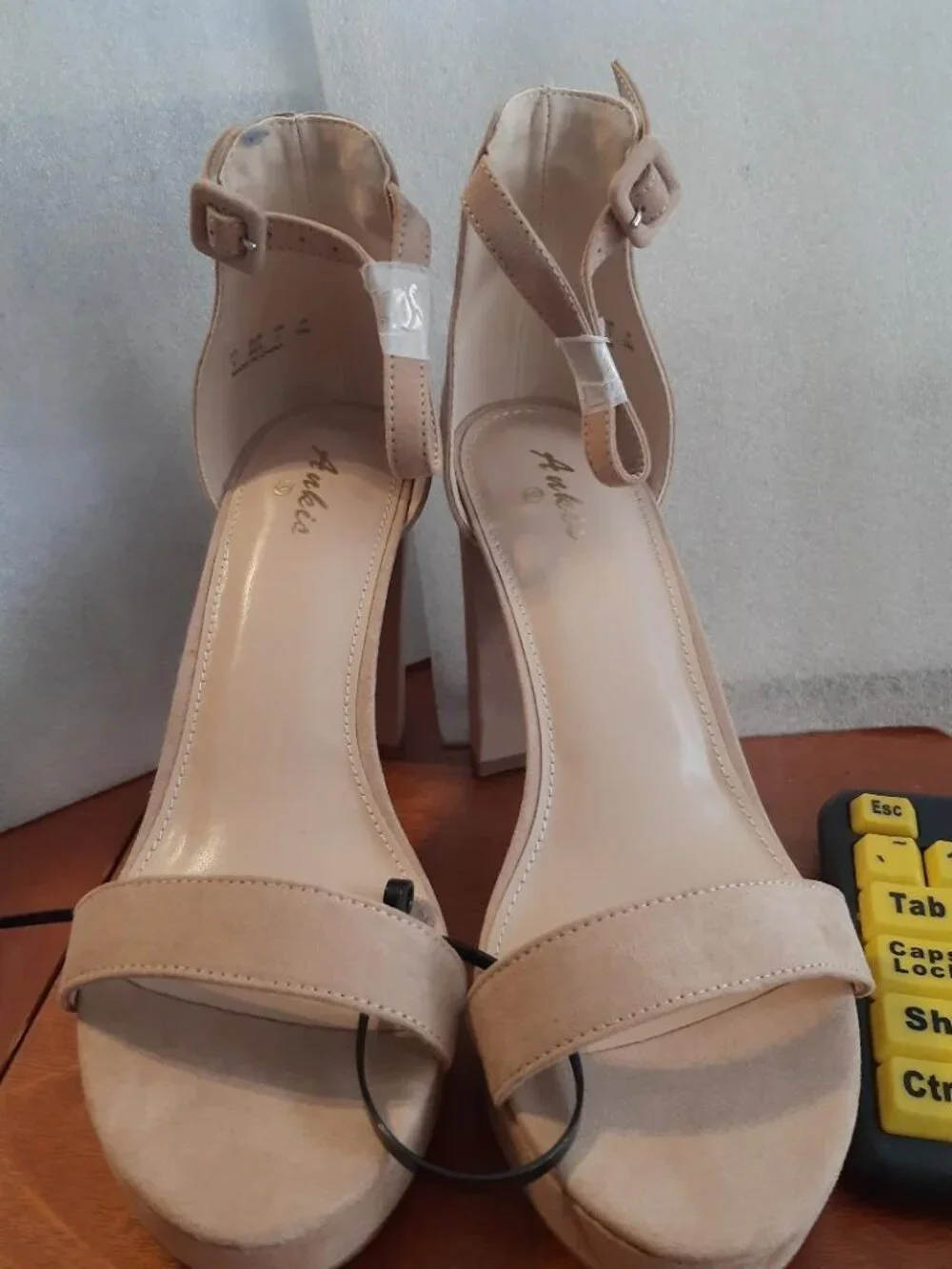 NEW ! Women Ankis Suede Platform Open Toe Strap Sandal  Beige Size 9